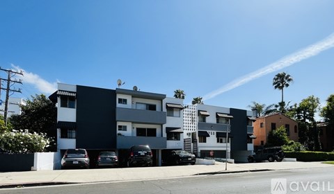 750 N Hayworth Ave Studio Apartment for Rent