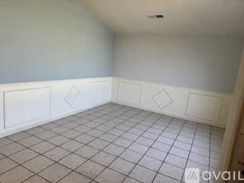 635 Overland Ave 3 Beds Apartment for Rent