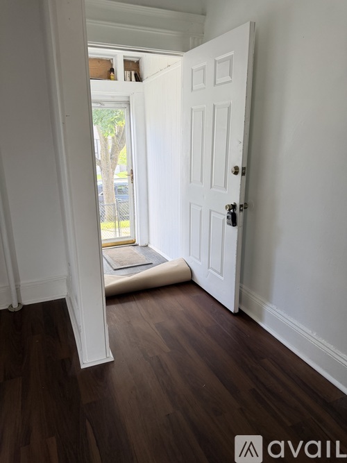 70 Burnham Street 2 Beds Single Family Home for Rent - Photo gallery 3