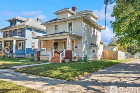 1124 Elm Street 3 Beds Apartment for Rent