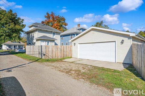 1124 Elm Street 3 Beds Apartment for Rent