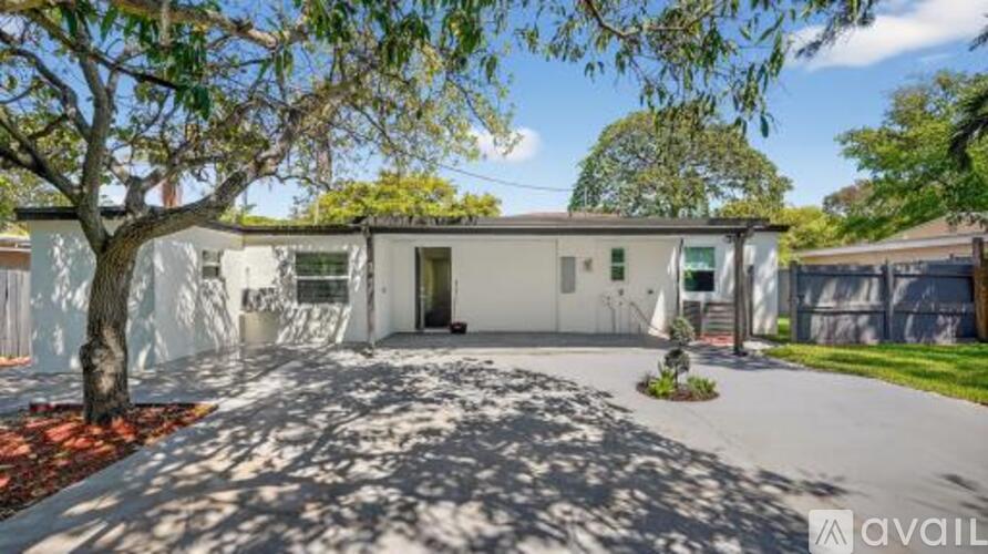 1010 Northeast 138th Street 2 Beds Single Family Home for Rent - Photo gallery 2