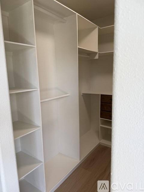 2412 1/2 Hidden Valley Drive 3 Beds Apartment for Rent