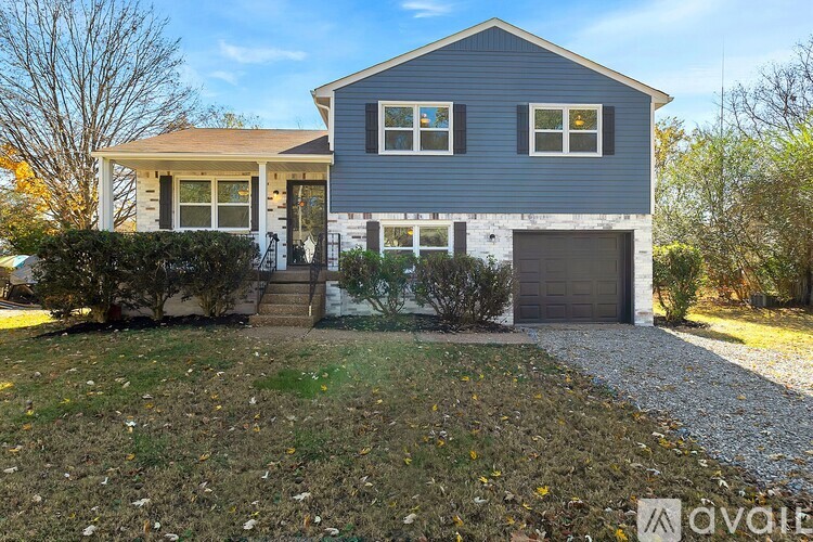 124 Grenadier Drive 4 Beds Single Family Home for Rent - Photo gallery 1
