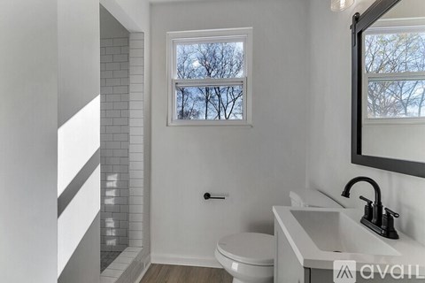 124 Grenadier Drive 4 Beds Apartment for Rent