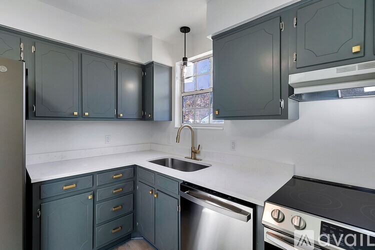 124 Grenadier Drive 4 Beds Single Family Home for Rent - Photo gallery 5