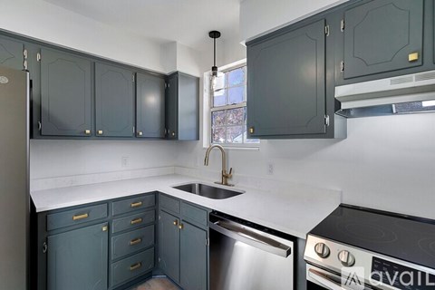 124 Grenadier Drive 4 Beds Apartment for Rent