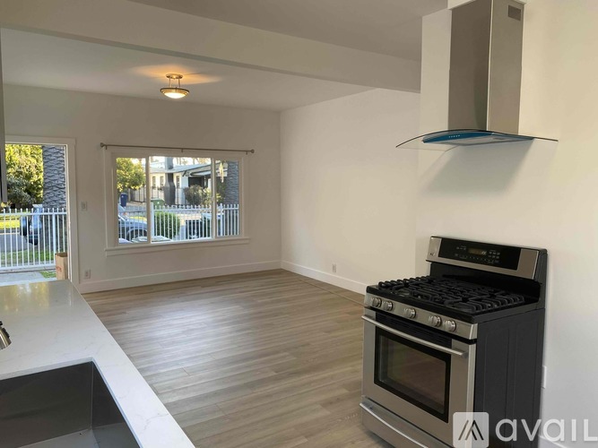 1657 West 38th Place 2 Beds Apartment for Rent - Photo gallery 3