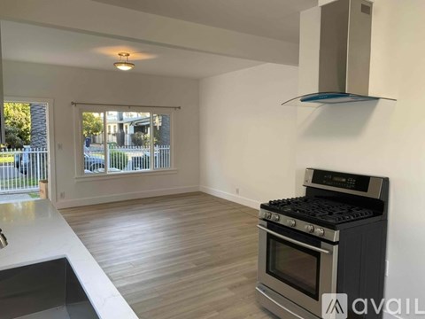 1657 West 38Th Place 2 Beds Apartment for Rent