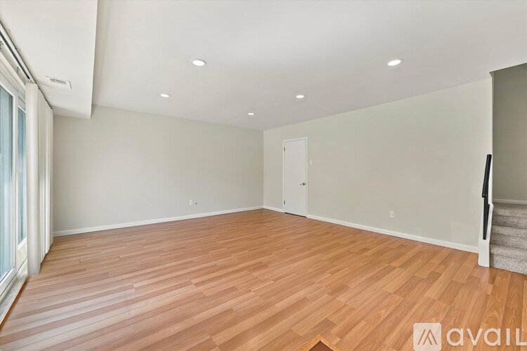 1518 Manley Rd 3 Beds Condo for Rent - Photo gallery 2