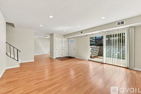 1518 Manley Rd 3 Beds Apartment for Rent