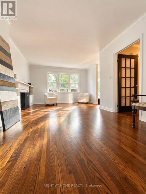 (MAIN FLOOR) - 1489 APPLEWOOD ROAD 3 Beds Apartment for Rent