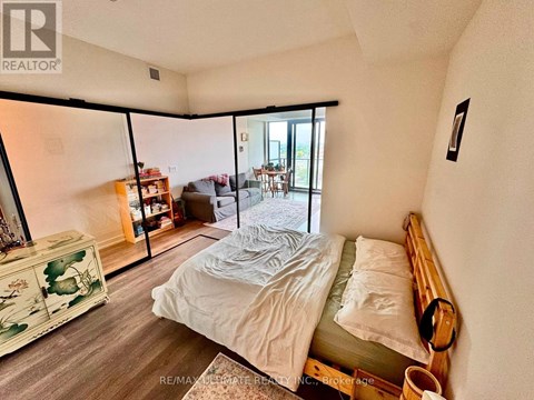 1215 - 181 STERLING ROAD 2 Beds Apartment for Rent