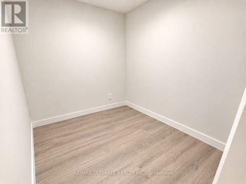 1215 - 181 STERLING ROAD 2 Beds Apartment for Rent