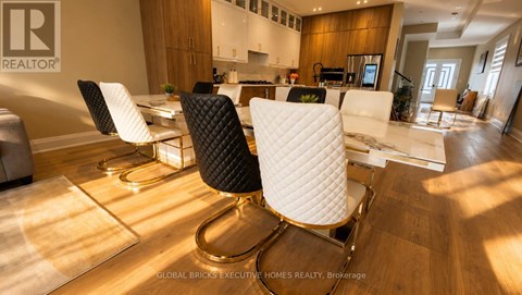 25A PINE AVENUE N 5 Beds Apartment for Rent