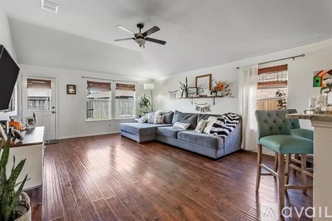 227 Hilltop Dr 3 Beds Apartment for Rent