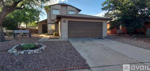9313 North Hampshire Drive 3 Beds Apartment for Rent