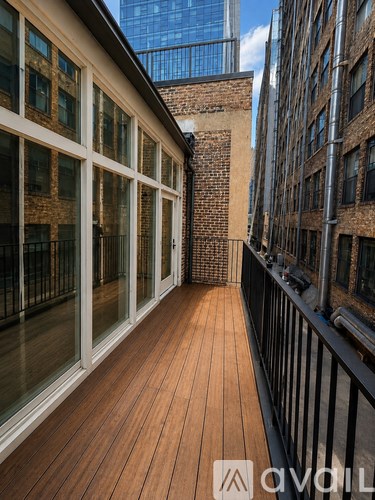 751 South Clark Street 3 Beds Apartment for Rent