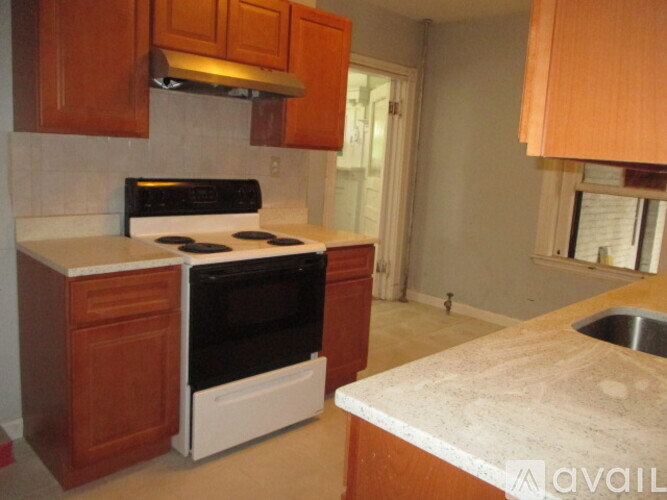 1887 Beacon St 4 Beds Apartment for Rent - Photo gallery 4