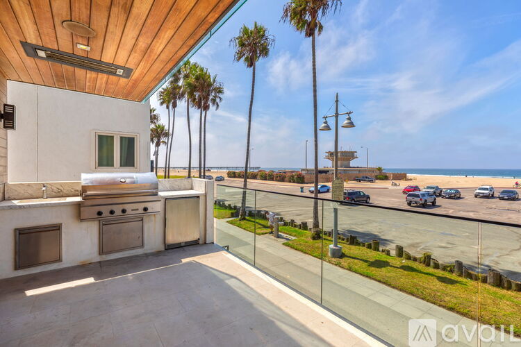 2205 Ocean Front Walk 4 Beds Single Family Home for Rent - Photo gallery 5