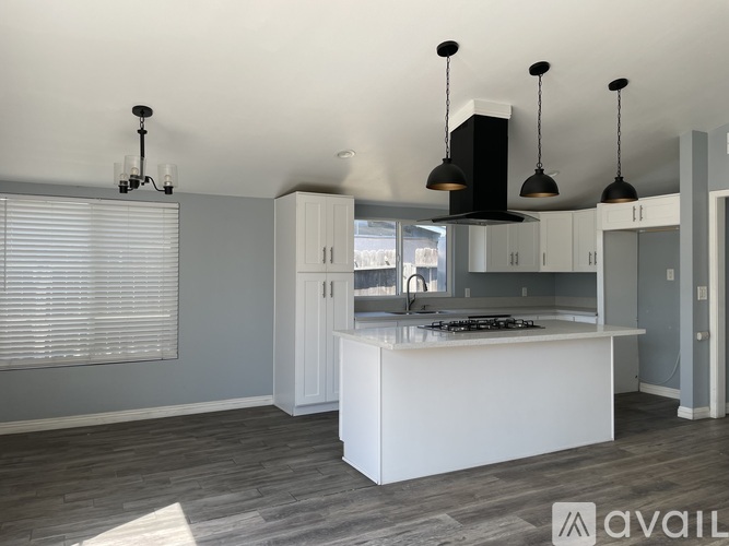 506 W Gage Ave 4 Beds Single Family Home for Rent - Photo gallery 2