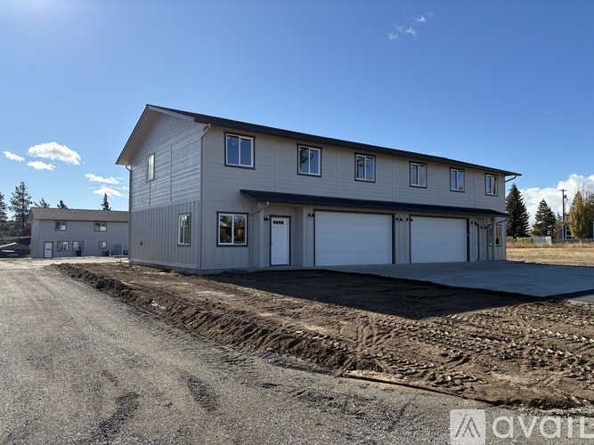 410 W 1st St 3 Beds Townhouse for Rent - Photo gallery 1