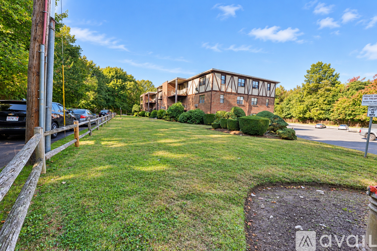 75 Elmwood Park 1 Apartment for Rent - Photo gallery 1