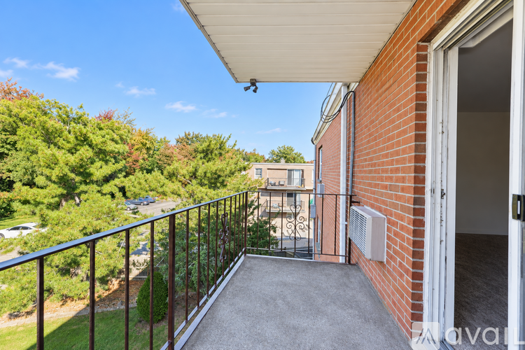 75 Elmwood Park 1 Apartment for Rent - Photo gallery 3