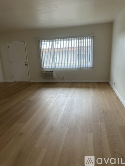 1220 Larrabee Street Studio Apartment for Rent - Photo gallery 1