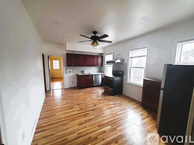 80 Upland Rd 3 Beds Apartment for Rent - Photo gallery 1
