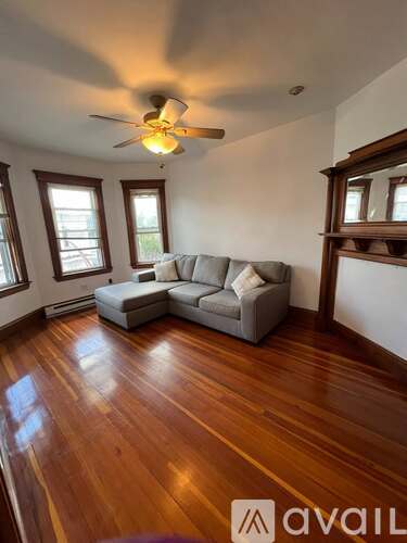 12 Howell Street 3 Beds Apartment for Rent - Photo gallery 1