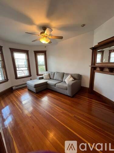 12 Howell Street 3 Beds Apartment for Rent