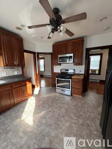 12 Howell Street 3 Beds Apartment for Rent