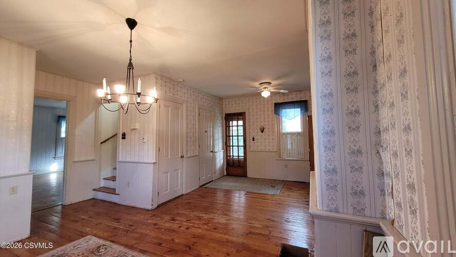 431 Front St 3 Beds Single Family Home for Rent - Photo gallery 3