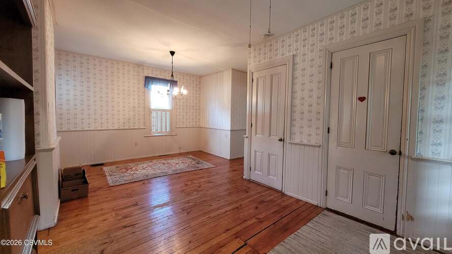 431 Front St 3 Beds Single Family Home for Rent - Photo gallery 4