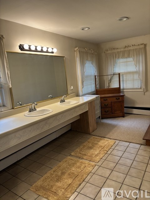 Hilltop Road 3 Beds Apartment for Rent