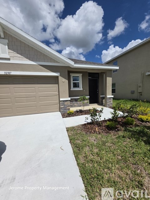 32387 Weathered Oak Dr 3 Beds Apartment for Rent