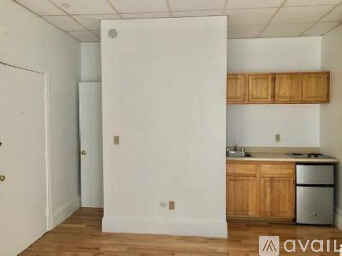 405 Beacon St Studio Apartment for Rent - Photo gallery 5
