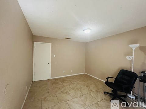 300 Blake Dr #B 2 Beds Apartment for Rent