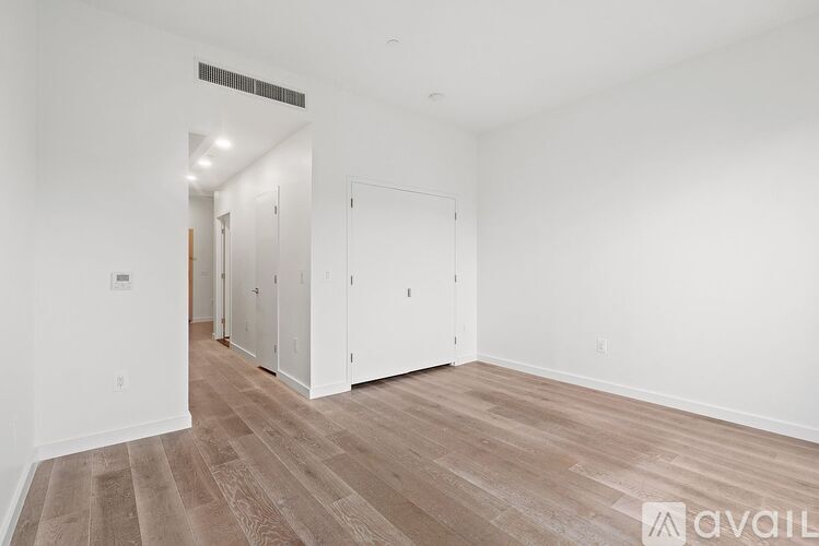 28-18 Steinway St 1 Apartment for Rent - Photo gallery 2