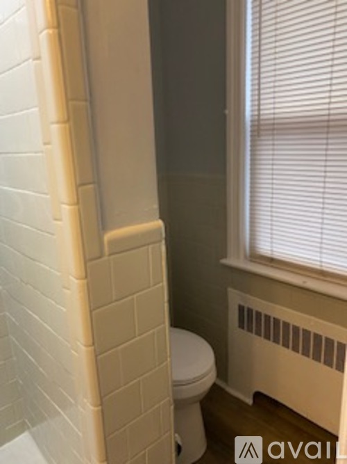 000 4 Beds Single Family Home for Rent - Photo gallery 3