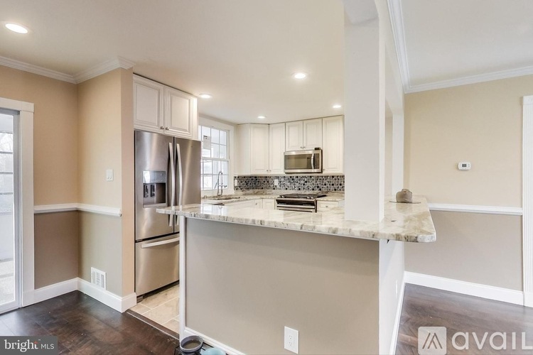 10104 51st Ave 1 Single Family Home for Rent - Photo gallery 4