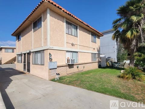 2221 Curtis Avenue 2 Beds Apartment for Rent
