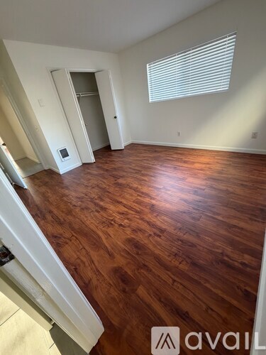 2221 Curtis Avenue 2 Beds Apartment for Rent