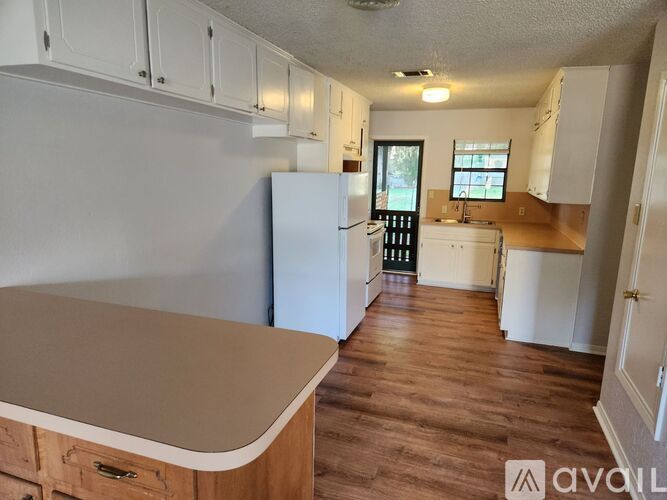 608 Carrie Avenue 2 Beds Single Family Home for Rent - Photo gallery 3