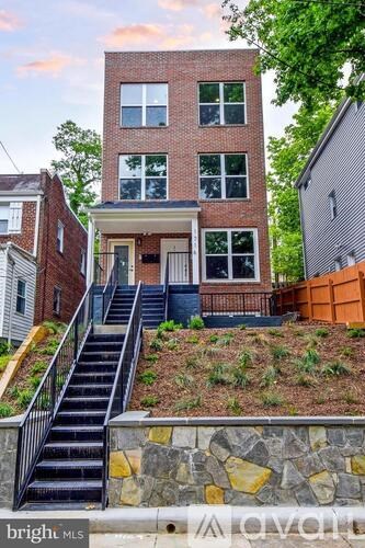 1716 28Th St SE 3 Beds Apartment for Rent