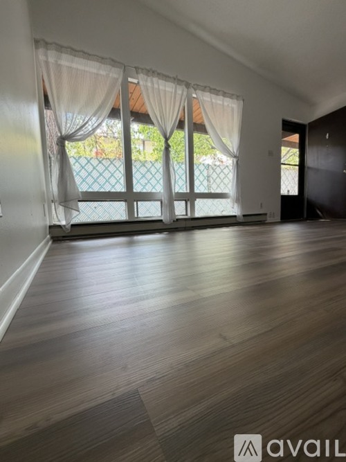 165 Belaire Dr 2 Beds Condo for Rent - Photo gallery 2