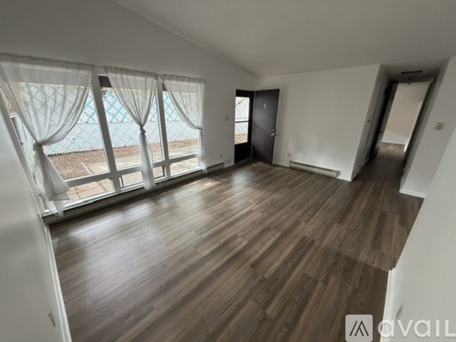 165 Belaire Dr 2 Beds Condo for Rent - Photo gallery 3