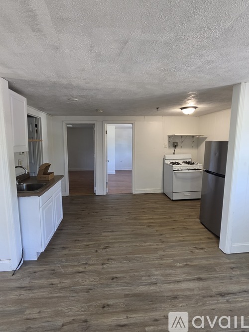 100 Great Neck Rd N 2 Beds Apartment for Rent - Photo gallery 1