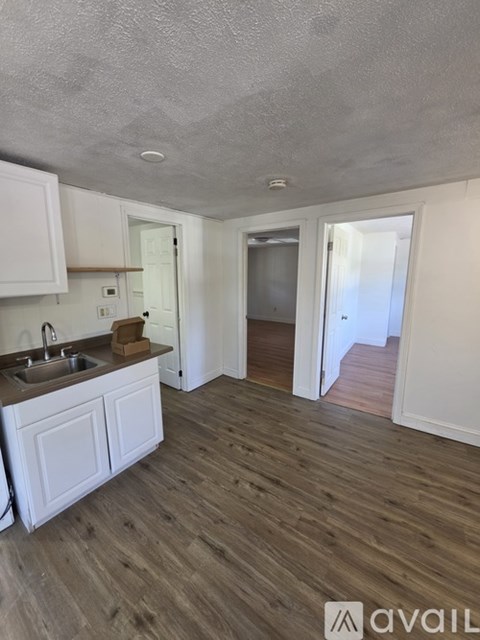 100 Great Neck Rd N 2 Beds Apartment for Rent